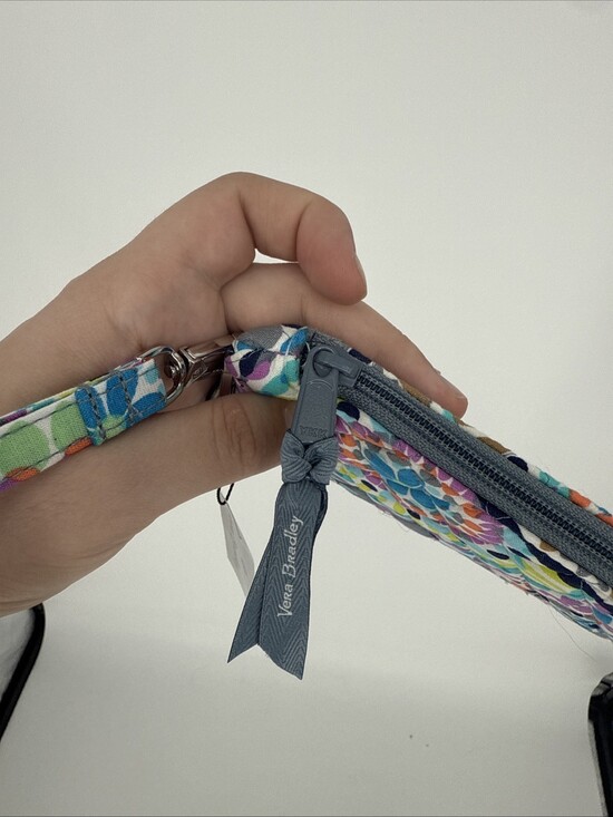 NWT Vera Bradley RFID Tech Wristlet - Sunny Medallion Print - Picture 6 of 7
